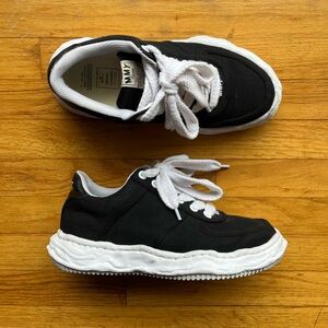 Maison Mihara Yasuhiro Wayne Low Top Sneakers - 43